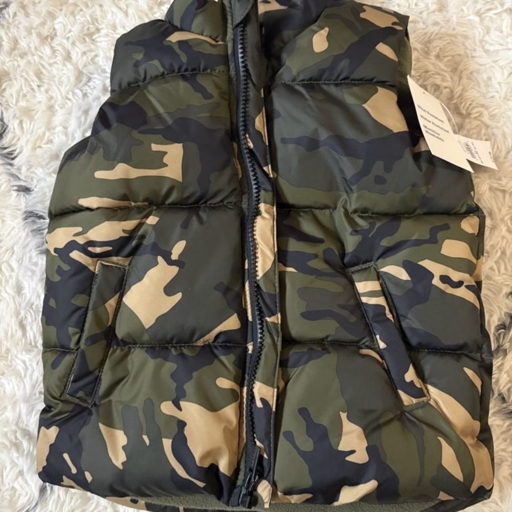 Old Navy Camouflage Puffer Vest for Kids